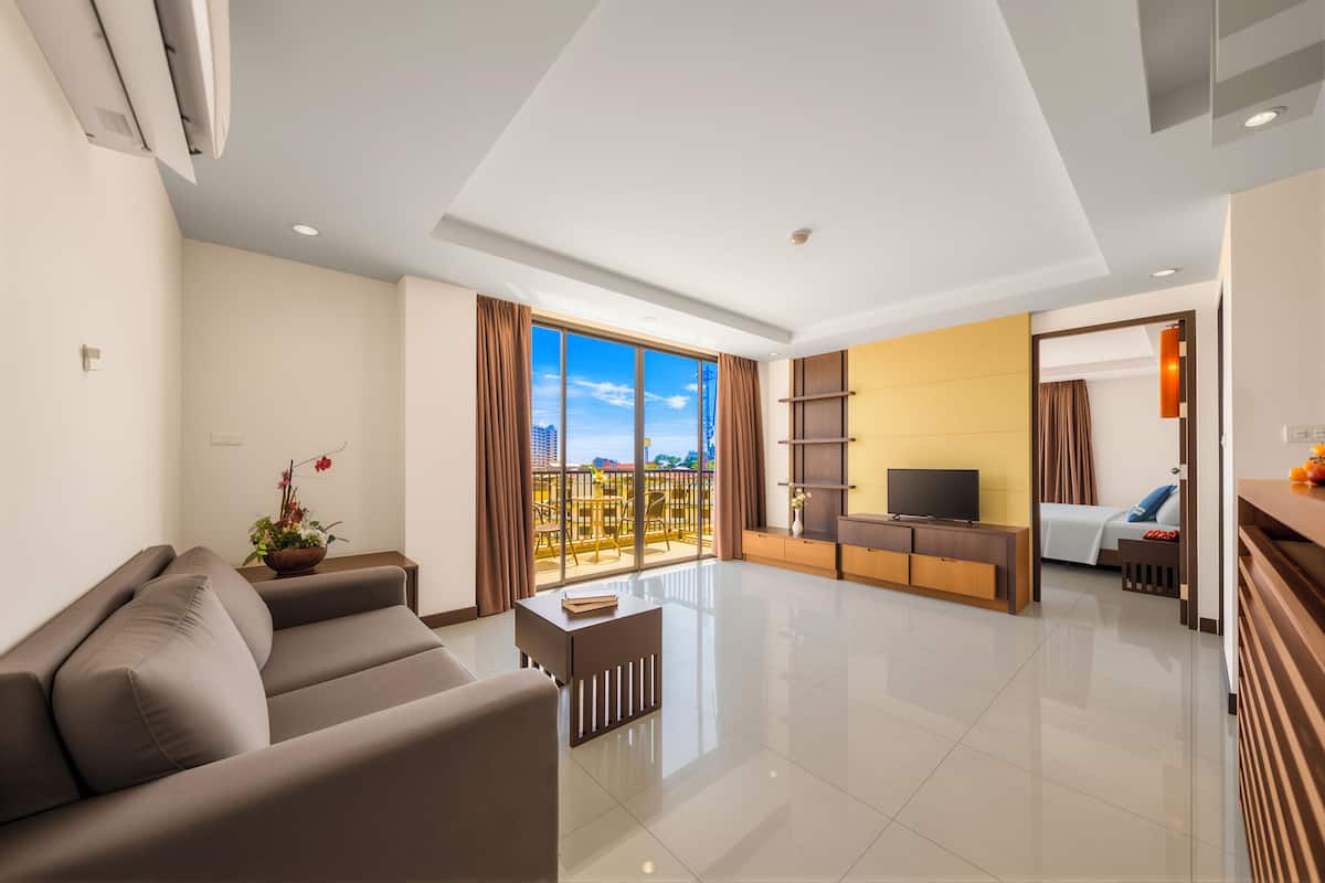 Superior Suite | Premium bedding, in-room safe, desk, WiFi (free)