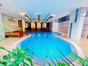 Indoor pool - Tycoon Suite Pattaya (Pattaya)