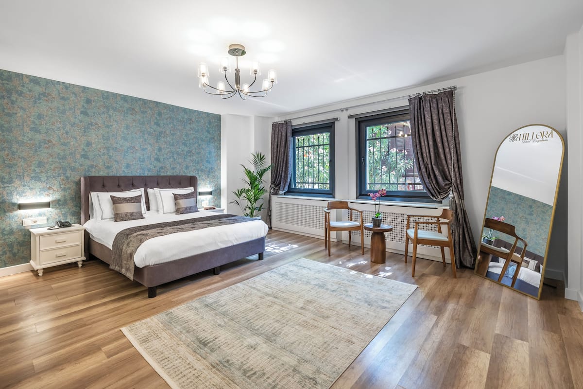 Quarto superior | 1 quarto, cofres nos quartos, escrivaninha