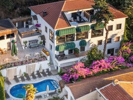 Fachada da propriedade