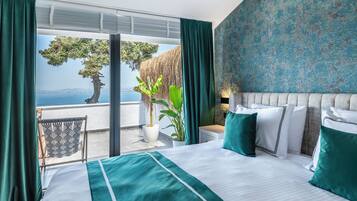 Presidential Suite, Sea View | In-room safe, desk, laptop workspace, blackout drapes