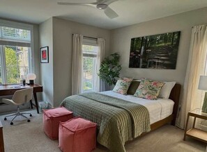 4 bedrooms, iron/ironing board, WiFi, bed sheets - Mt Adams Adventure (Cincinnati)