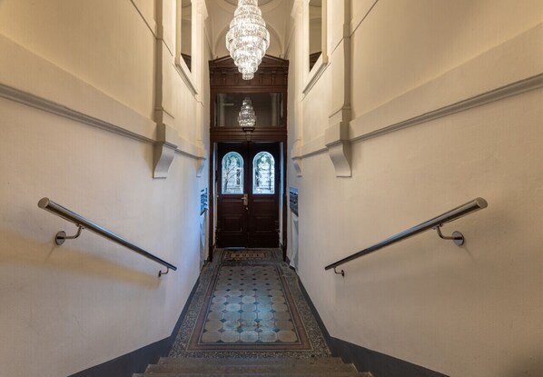 Interior - Luxury City View 3BR Apartment Near National Museum by easyBNB Premium (Prague)