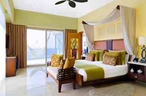 3 bedrooms, in-room safe, desk, iron/ironing board