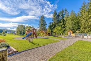 Children’s play area – outdoor