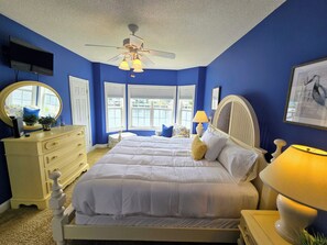 3 bedrooms, iron/ironing board, WiFi, bed sheets - Waterway Getaway (Myrtle Beach)