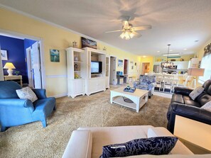 Living area - Waterway Getaway (Myrtle Beach)