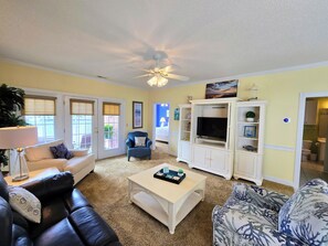 Living area - Waterway Getaway (Myrtle Beach)