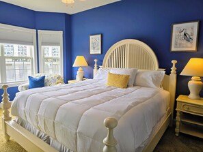 3 bedrooms, iron/ironing board, WiFi, bed sheets - Waterway Getaway  (Myrtle Beach)