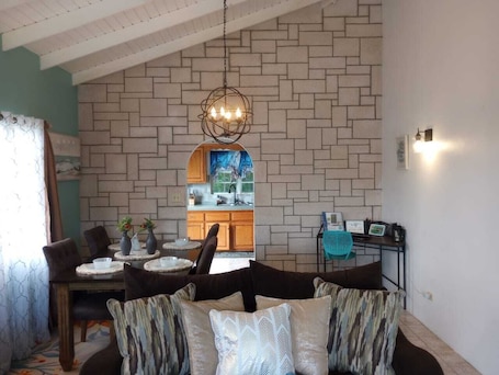 TV connectée. Cozy Countryside Rental Home