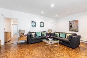 Living area - Charming Kensington Apartment (London)