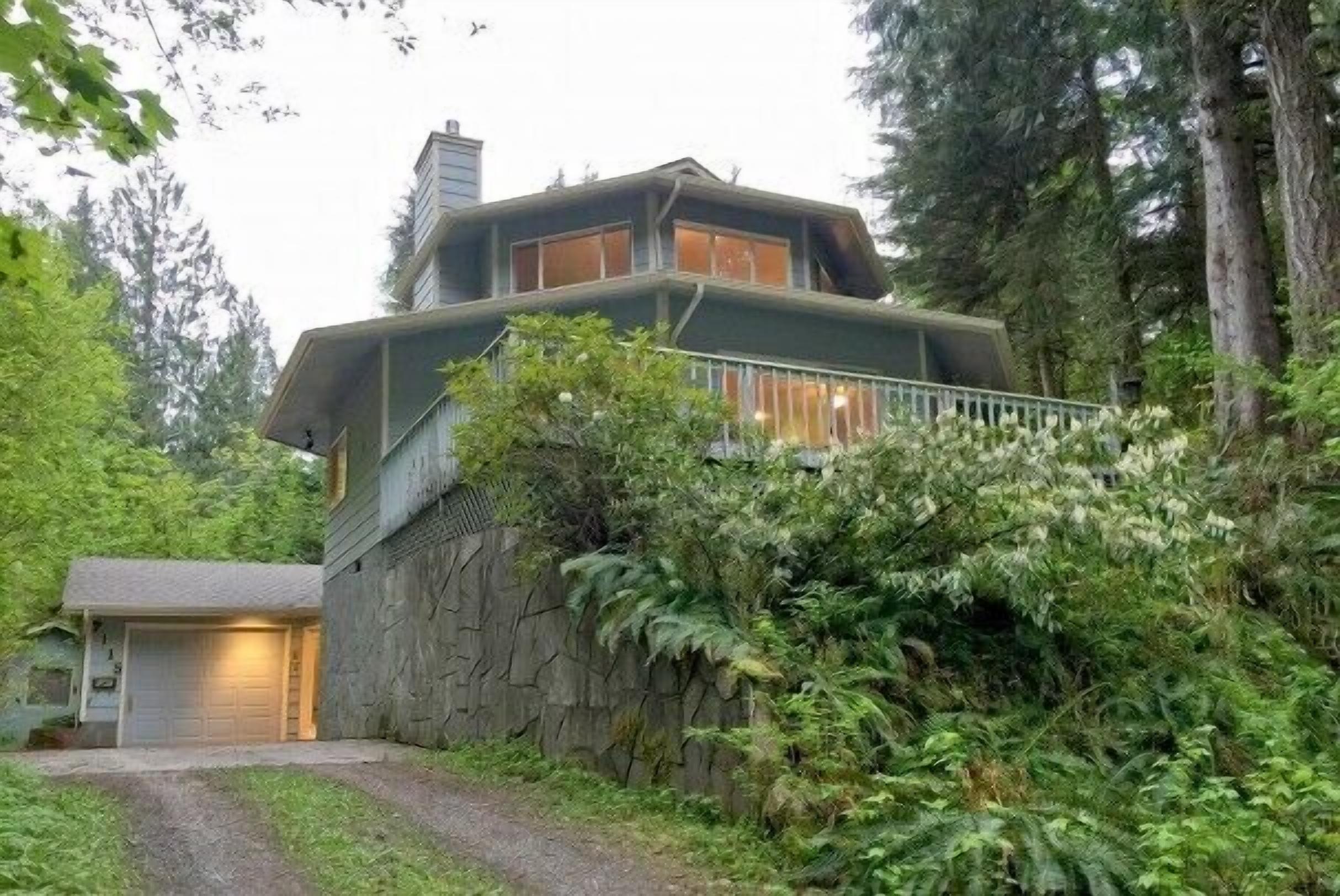 Mt. Baker Lodging Cabin 13–Sleeps 8!