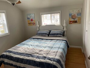 2 bedrooms, free WiFi, bed sheets - Cozy Lakefront Cottage (Colon)