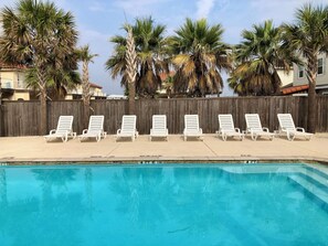 Piscina all'aperto, una piscina riscaldata