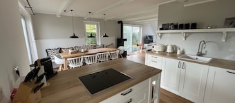 New! Nordseekrabbe**** vacation home with sauna, fireplace, near the beach.
