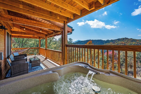 Tina de hidromasaje al aire libre