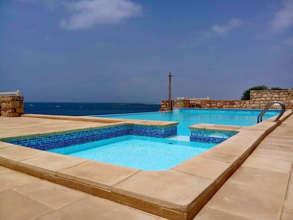 Appartement, plusieurs chambres, fumeur, balcon | Piscine