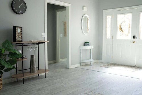 Walking distance to Coler MTN Bike - 3BR 2BA