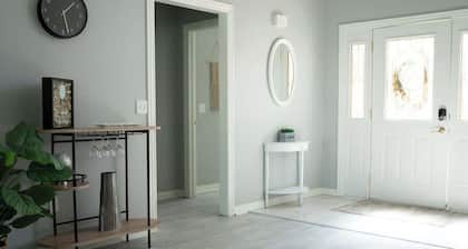 Walking distance to Coler MTN Bike - 3BR 2BA