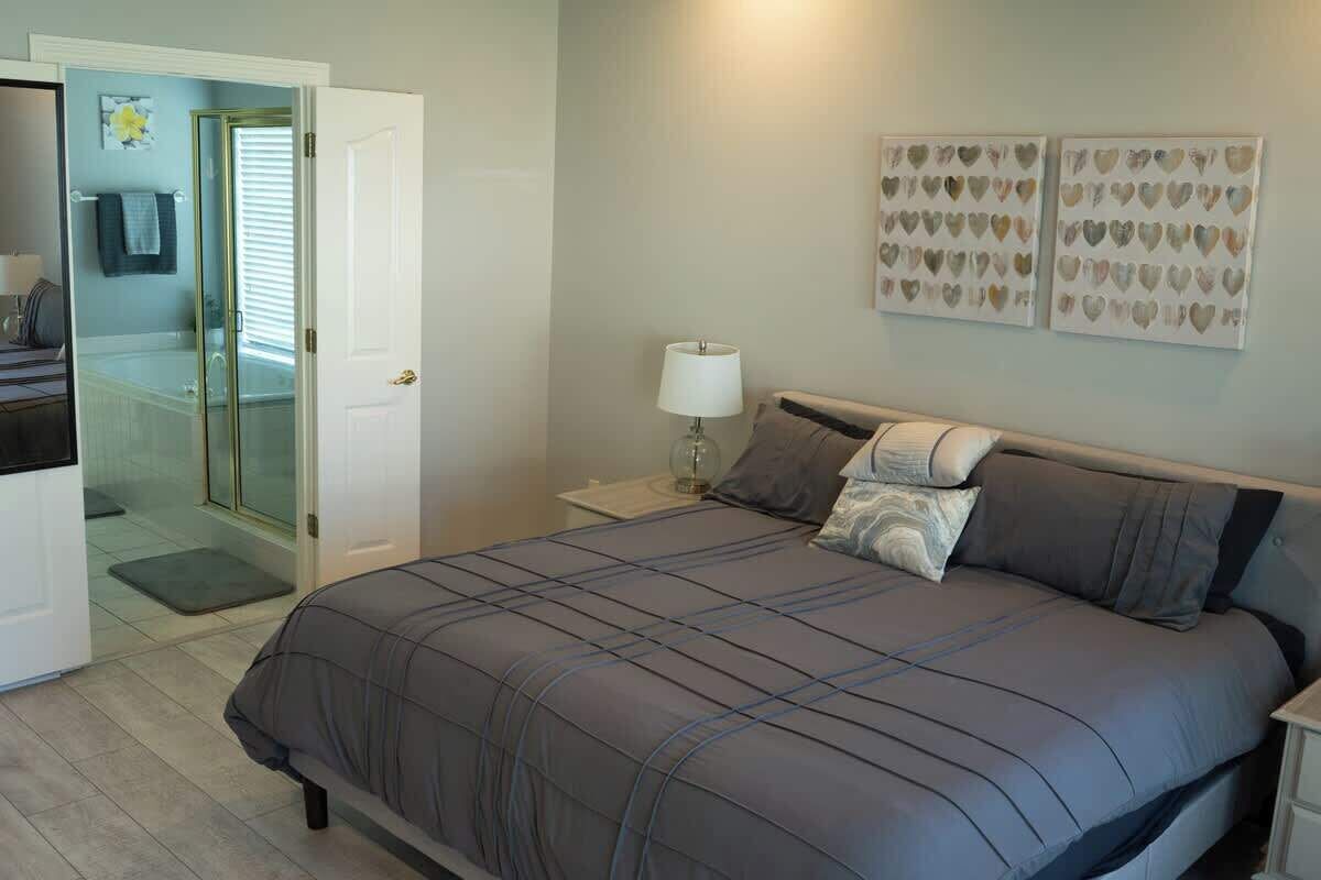 3 chambres, fer et planche à repasser, Wi-Fi, draps fournis