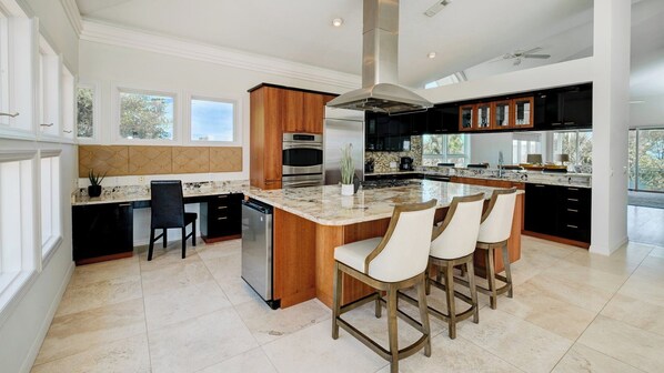 Unclassified image, 1 of 46, button