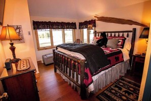 1 dormitorio, tabla de planchar con plancha, wifi y ropa de cama