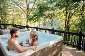 Bain à remous extérieur