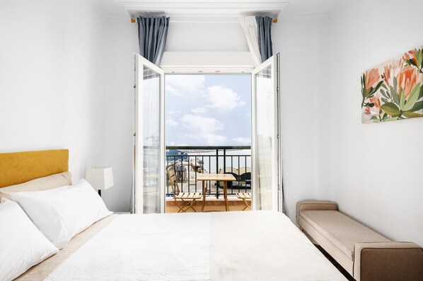 4 bedrooms, in-room safe, free WiFi, bed sheets