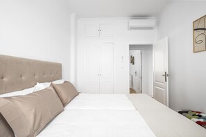 4 bedrooms, in-room safe, free WiFi, bed sheets