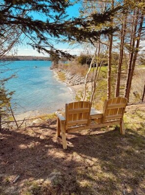 On the beach - Cozy waterfront large apartment just a 20-minute drive to Schoodic Peninsula (Sullivan)