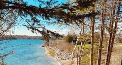 Cozy beachfront large apartment just a 20-minute drive to Schoodic Peninsula