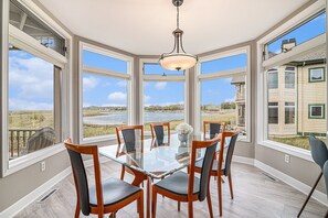 Dining - Modern Main Floor Waterfront Condo (Manistee)