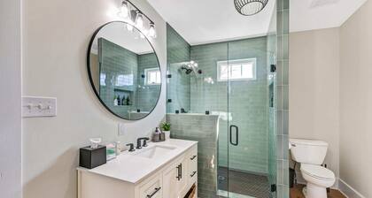 Bungalow style house, 10 min to downtown Cincy and 5 min to hiking trails!