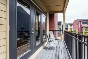 Property grounds - Downtown Indianapolis Townhome: 2.3 Miles from Lucas Oil (Indianapolis)