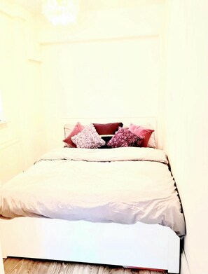 4 chambres, fer et planche à repasser, Wi-Fi, draps fournis