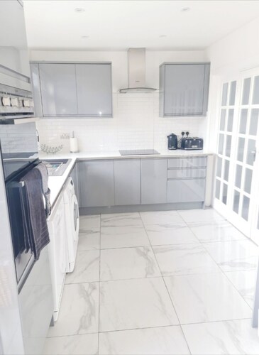 4 Bedroom House LONDON