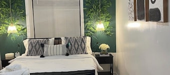 Beautiful cozy two bedroom apartment in great location of NYC!!