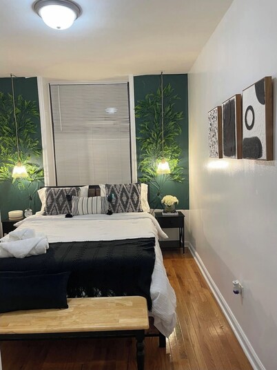 Beautiful cozy two bedroom apartment in great location of NYC!!
