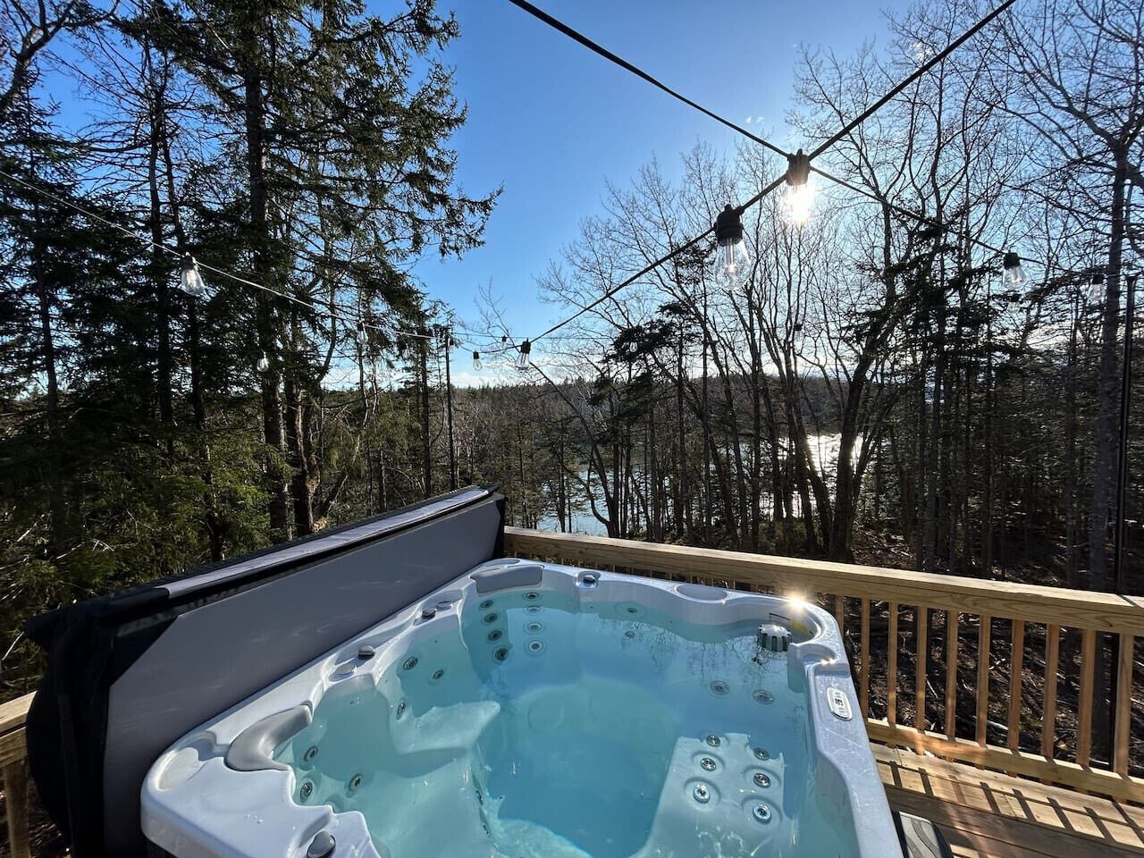 Outdoor spa tub