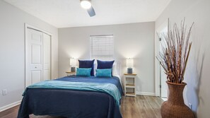 2 habitaciones, tabla de planchar con plancha y cuna de viaje