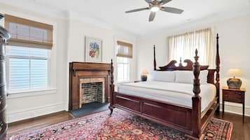 3 bedrooms, desk, iron/ironing board, WiFi (free)