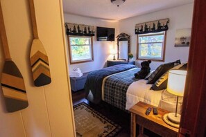 3 bedrooms, WiFi, bed sheets - Tamarack Cottage Welcomes You ! STR # 200283 (Lake Placid)