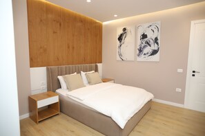 1 bedroom, iron/ironing board, WiFi, bed sheets - L&M Homes in Korca City, Modern Cozy Apartment near Center with view. (Korçë)