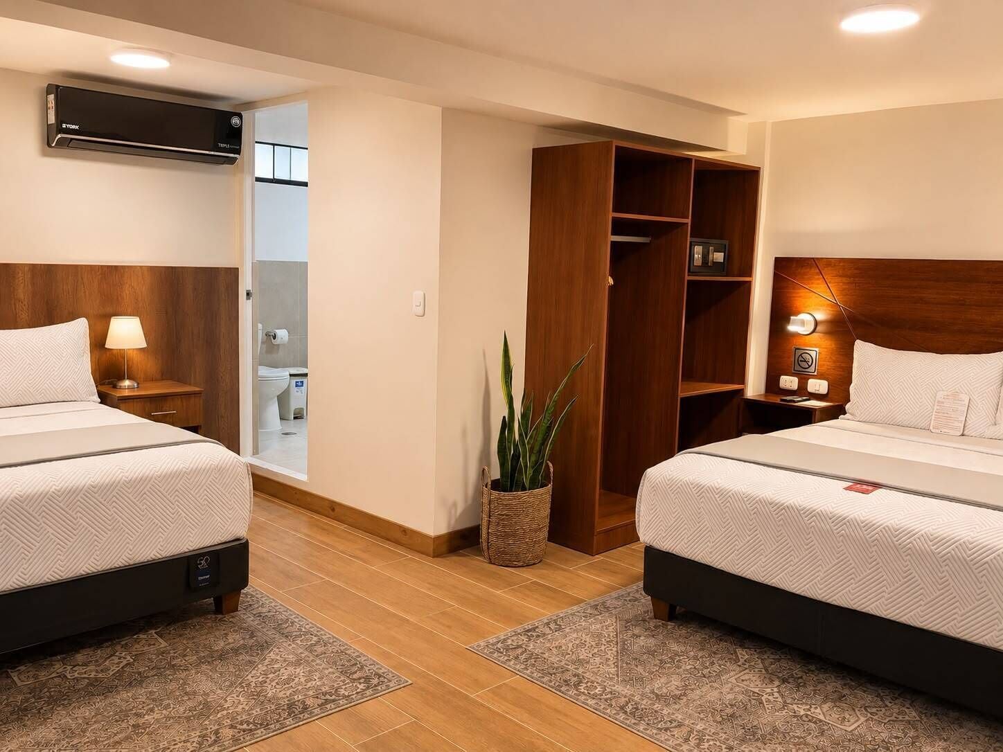 ห้องเอ็กเซกคิวทีฟทวิน | มินิบาร์, ตู้นิรภัยในห้องพัก, โต๊ะทำงาน, Wi-Fi ฟรี