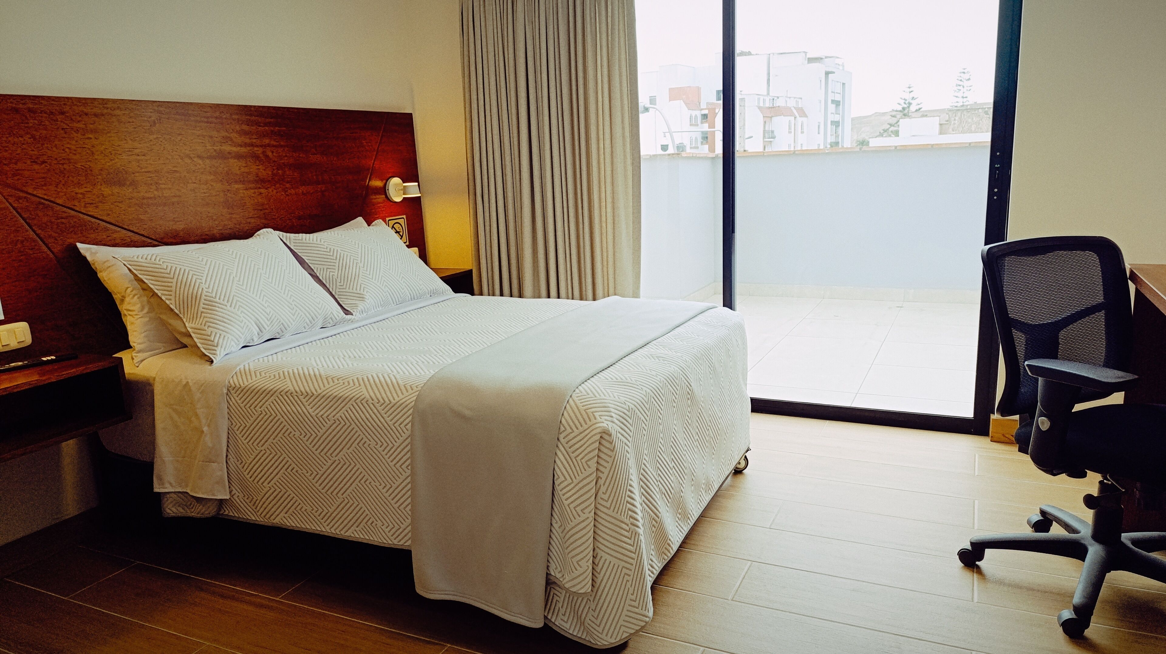 Executive Single Room | Minibar, in-room safe, free WiFi, bed sheets
