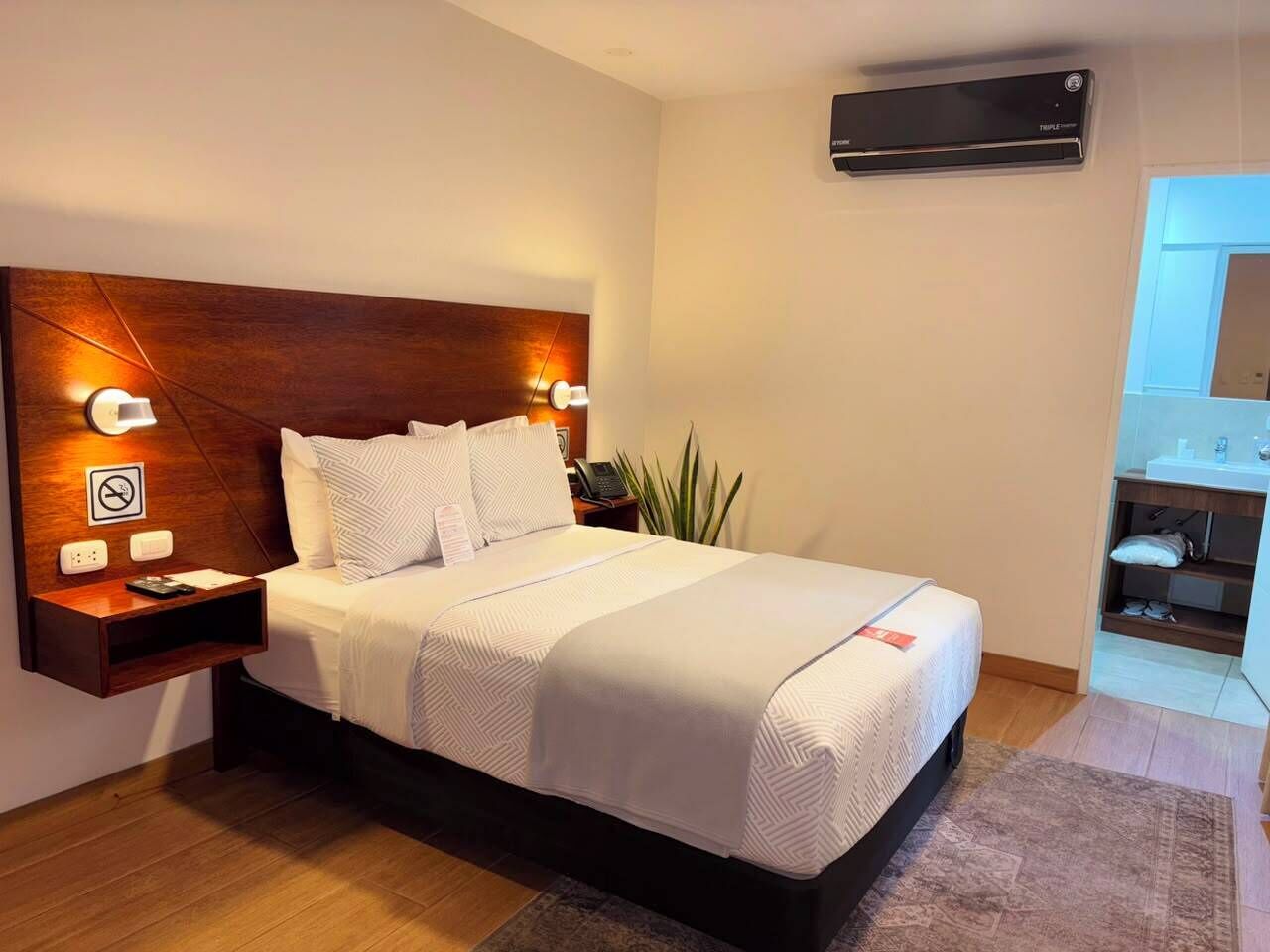   ห้องสแตนดาร์ดซิงเกิล | มินิบาร์, ตู้นิรภัยในห้องพัก, โต๊ะทำงาน, Wi-Fi ฟรี