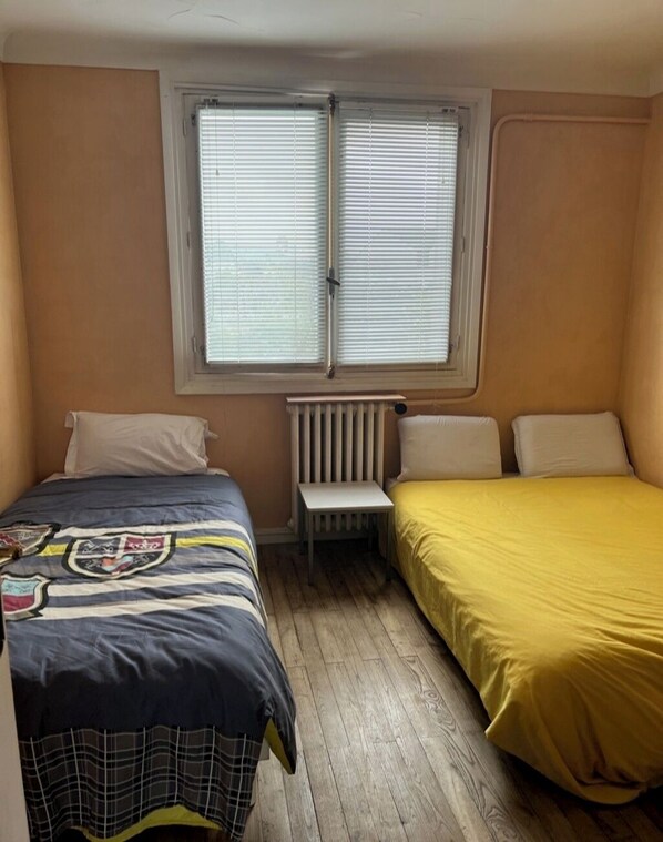 2 slaapkamers, een strijkplank/strijkijzer, gratis wifi, beddengoed