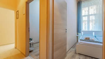 2 bedrooms, desk, iron/ironing board, free WiFi