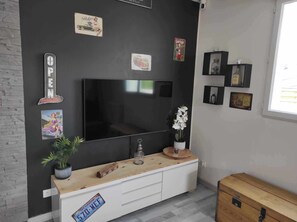 Interior - Private gite / vacation home with swimming pool private and secure parking... (Lillers)