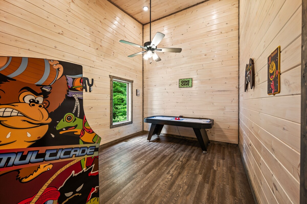 Photo 50 of Southern Hospitality is walking distance !! Pet Friendly, indoor pool, & BEARS!!